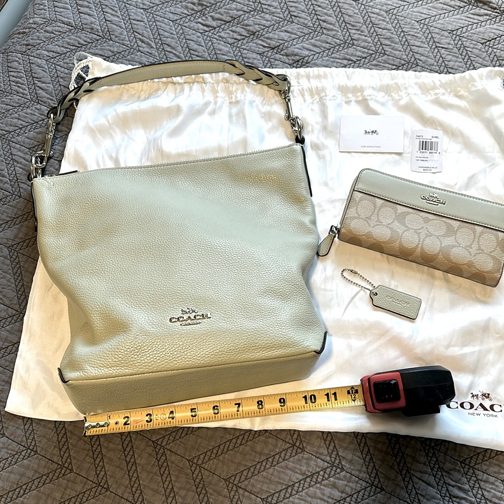 Coach Hobo Shoulder Bag and matching wallet